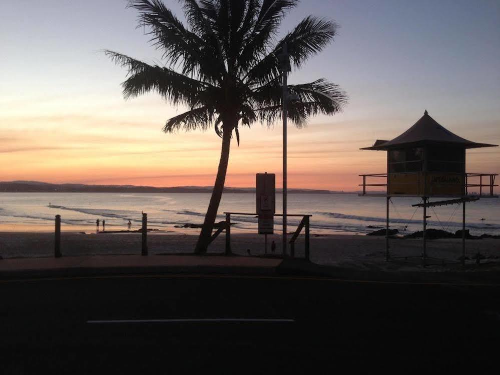 Komune Resort And Beach Club Greenmount Beach Coolangatta Exterior photo