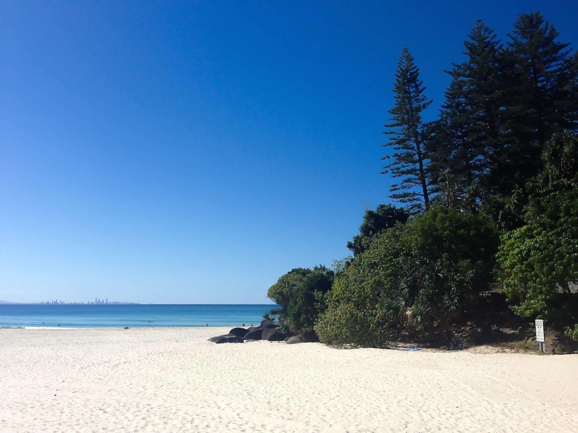 Komune Resort And Beach Club Greenmount Beach Coolangatta Exterior photo