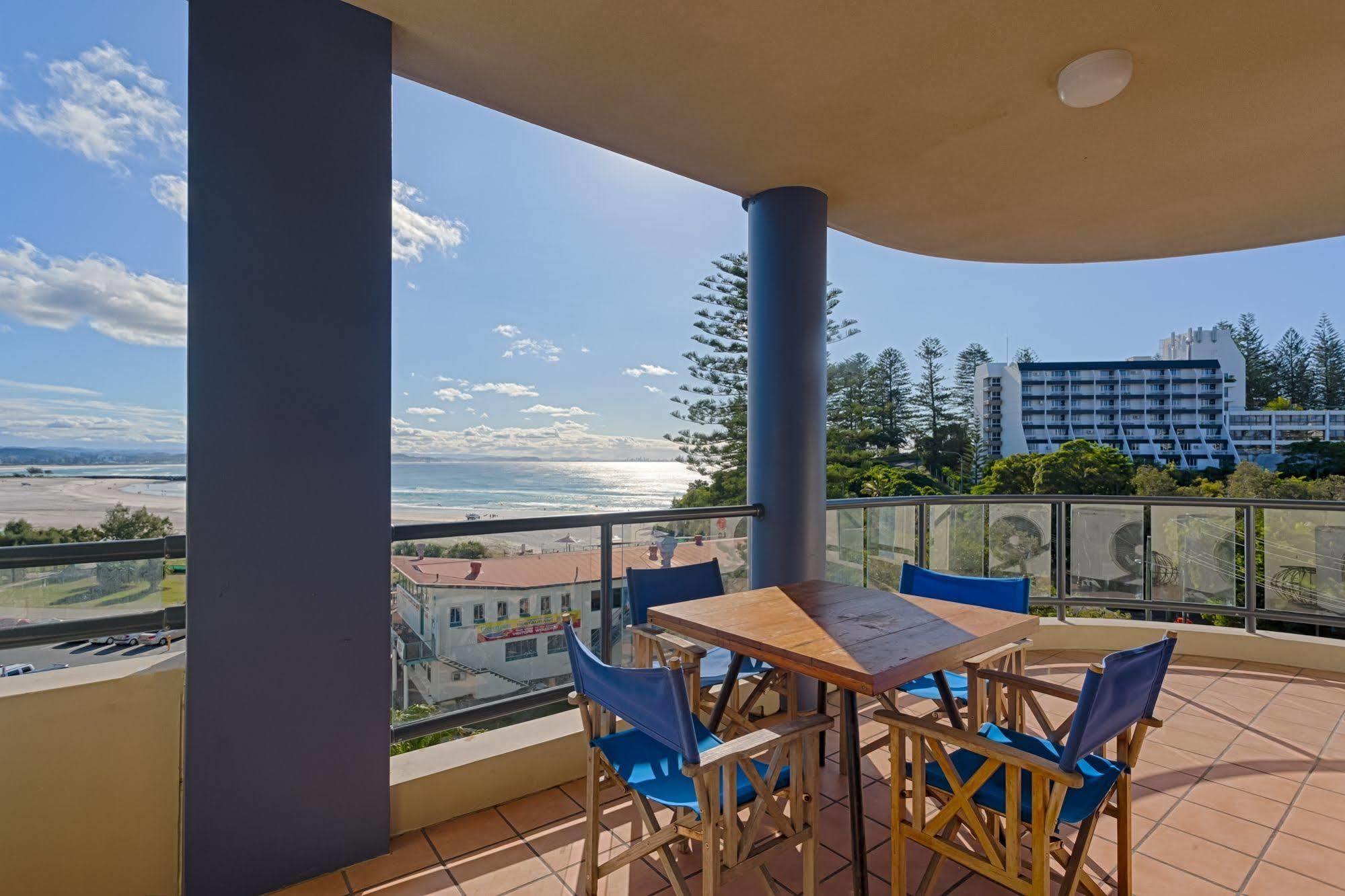 Komune Resort And Beach Club Greenmount Beach Coolangatta Exterior photo